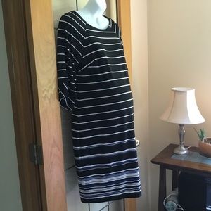 A Pea in the Pod maternity knit dress